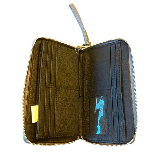 STEVE MADDEN ZIP AROUND WALLET WRISTLET
NWT - Picture 5 of 10